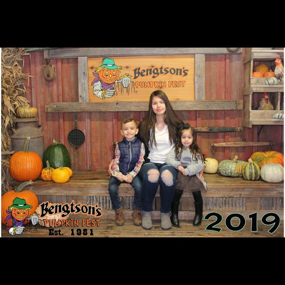 Meet your Posher, Yesenia - Picture 1 of 1